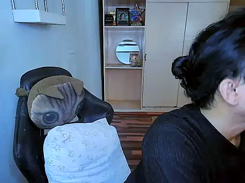 YourNikkieXxx online show from 11/22/25, 02:32