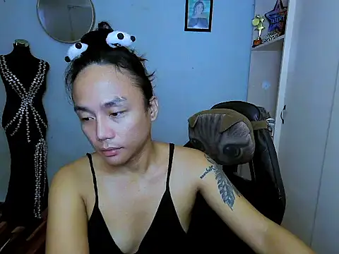 Snapshot of YourNikkieXxx chatting on 12/20/25, 10:17 YourNikkieXxx online show from 12/20/25, 10:17