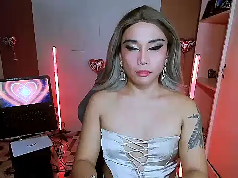 Snapshot of YourNikkieXxx chatting on 02/04/26, 10:26 YourNikkieXxx online show from 02/04/26, 10:26