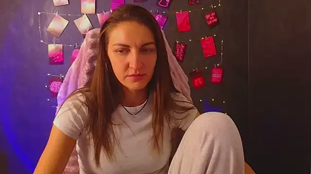 Aurora Loveu online show from 10/19/25, 09:48