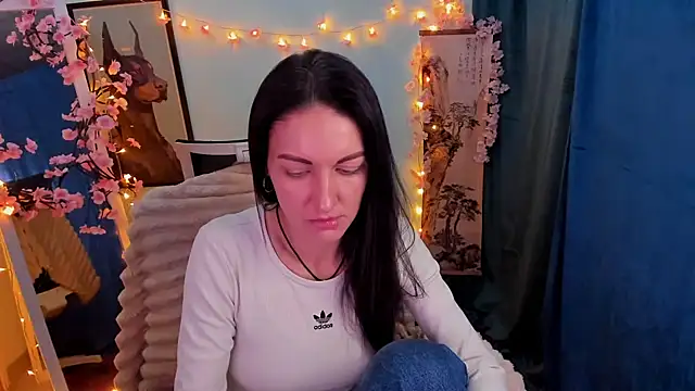 Snapshot of Aurora_Loveu chatting on 02/21/26, 10:44 Aurora Loveu online show from 02/21/26, 10:44