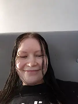 DragonFoxie online show from 10/10/25, 10:58