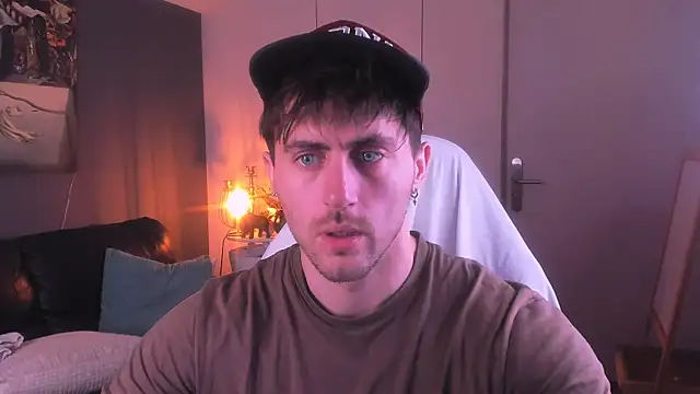 Oscar Miller  online show from 09/28/25, 09:09