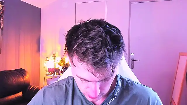 Oscar Miller  online show from 10/03/25, 09:12