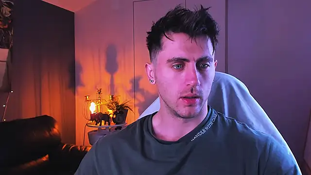 Oscar Miller  online show from 10/04/25, 09:02