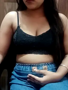 Snapshot of Malikaa-baby5 chatting on 11/19/25, 07:14 Malikaa-baby5 online show from 11/19/25, 07:14