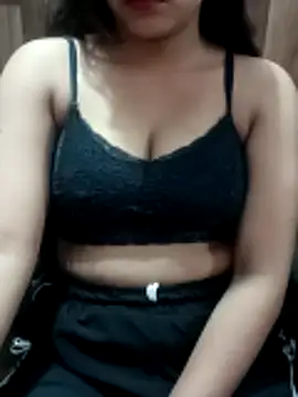 Snapshot of Malikaa-baby5 chatting on 11/26/25, 09:38 Malikaa-baby5 online show from 11/26/25, 09:38