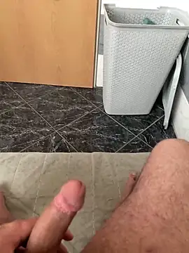 Snapshot of geilheit12 chatting on 11/20/25, 01:22 geilheit12 online show from 11/20/25, 01:22