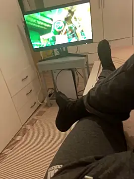 Snapshot of geilheit12 chatting on 11/22/25, 04:50 geilheit12 online show from 11/22/25, 04:50