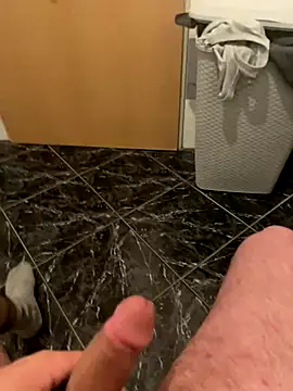 Snapshot of geilheit12 chatting on 11/30/25, 02:15 geilheit12 online show from 11/30/25, 02:15