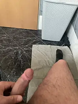 Snapshot of geilheit12 chatting on 03/02/26, 04:14 geilheit12 online show from 03/02/26, 04:14