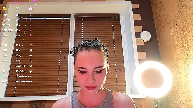 Snapshot of MaryOne__ chatting on 11/23/25, 06:35 MaryOne online show from 11/23/25, 06:35