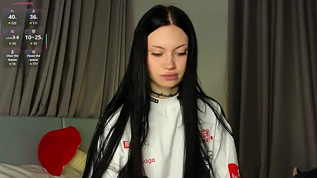 Snapshot of Alice_1n_Wonderland_ chatting on 11/05/25, 06:08 Alice 1n Wonderland online show from 11/05/25, 06:08