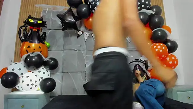 ChanellandMax online show from 10/25/25, 07:30