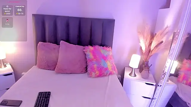 KendraChavez  online show from 11/25/25, 10:21