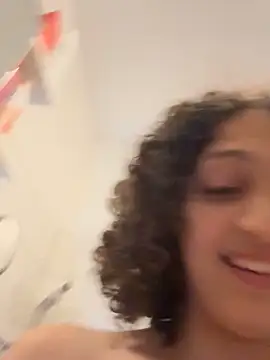 Snapshot of DreamThickCouple chatting on 10/24/25, 09:55 DreamThickCouple online show from 10/24/25, 09:55