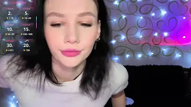 Snapshot of Steffy_Red_Candy chatting on 03/21/26, 08:23 Steffy Red Candy online show from 03/21/26, 08:23