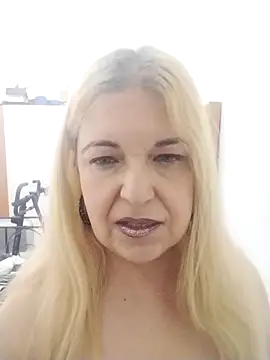 MarielaFerrer online show from 12/15/25, 06:45