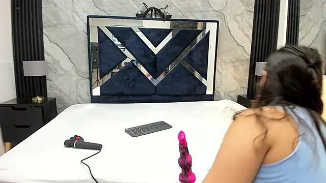 Snapshot of VioletRose_as chatting on 05/16/26, 07:34 VioletRose as online show from 05/16/26, 07:34