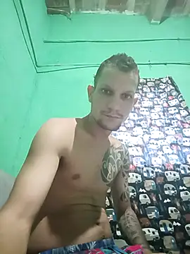 Snapshot of renanvalentim chatting on 03/23/26, 07:18 renanvalentim online show from 03/23/26, 07:18