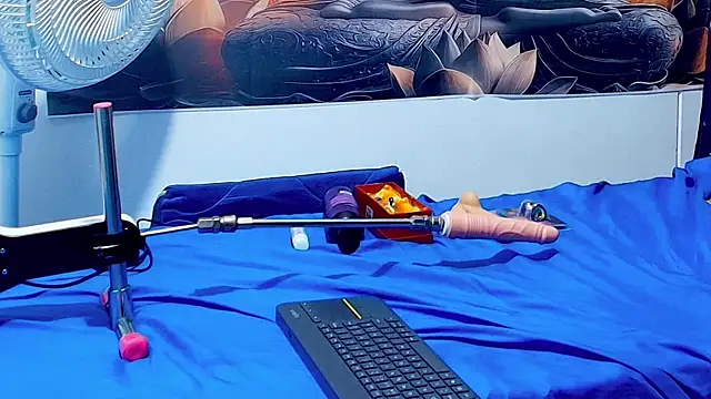 MiaBlaze  online show from 11/15/25, 01:47