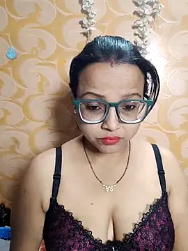 Snapshot of hornypiu697 chatting on 05/17/26, 03:59 hornypiu697 online show from 05/17/26, 03:59