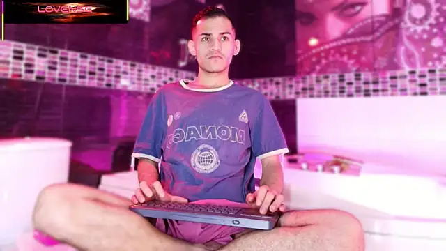 Snapshot of alessandro_musk chatting on 01/09/26, 02:03 alessandro musk online show from 01/09/26, 02:03