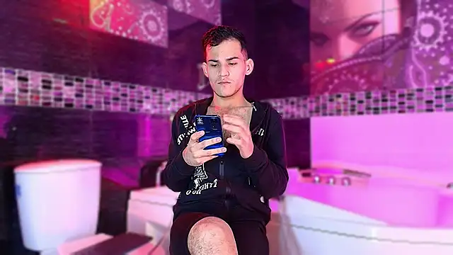 Snapshot of alessandro_musk chatting on 01/17/26, 02:05 alessandro musk online show from 01/17/26, 02:05