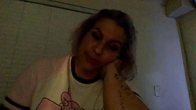 Snapshot of toomuchofafreak chatting on 10/29/25, 07:32 toomuchofafreak online show from 10/29/25, 07:32