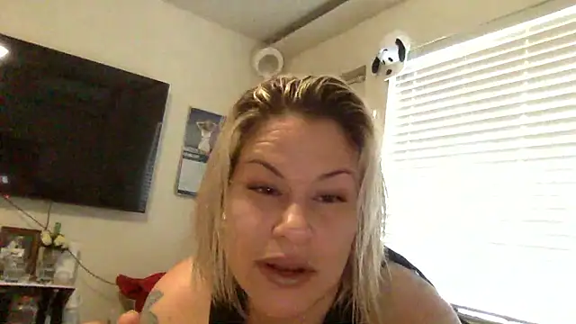 Snapshot of toomuchofafreak chatting on 02/27/26, 07:14 toomuchofafreak online show from 02/27/26, 07:14