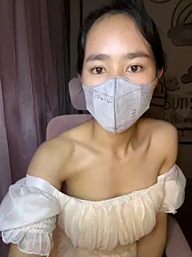 TiNa 04 online show from 10/11/25, 10:36