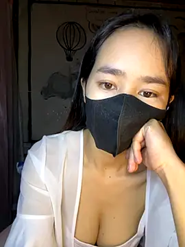 TiNa 04 online show from 10/23/25, 11:46