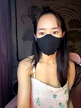 TiNa 04 online show from 11/17/25, 11:21