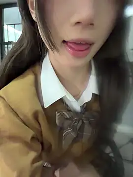 Snapshot of Yiyi-707 chatting on 02/24/26, 09:18 Yiyi-707 online show from 02/24/26, 09:18