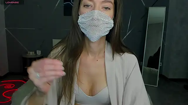 Snapshot of take_me_to_moon chatting on 09/26/25, 01:31 take me to moon online show from 09/26/25, 01:31