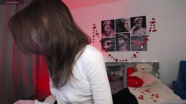 Snapshot of take_me_to_moon chatting on 02/13/26, 01:34 take me to moon online show from 02/13/26, 01:34