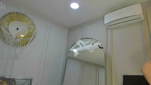 CharlotteBrownn  online show from 10/31/25, 03:18