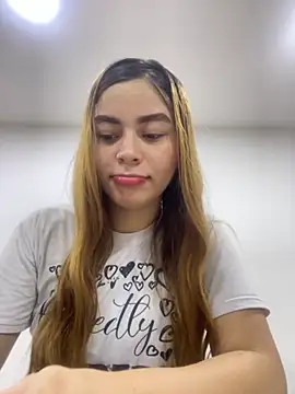 CharlotteBrownn  online show from 11/01/25, 03:30