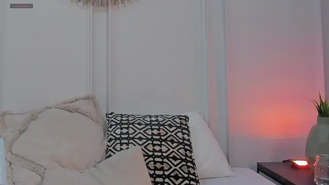CharlotteBrownn  online show from 06/24/26, 01:15