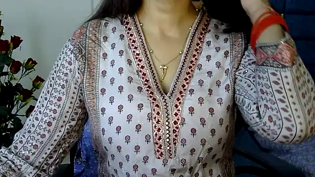 Snapshot of Rumi_cute chatting on 07/27/26, 06:04 Rumi cute online show from 07/27/26, 06:04