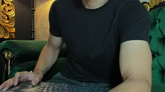 Snapshot of AlessandroKiing chatting on 07/09/26, 10:25 AlessandroKiing online show from 07/09/26, 10:25
