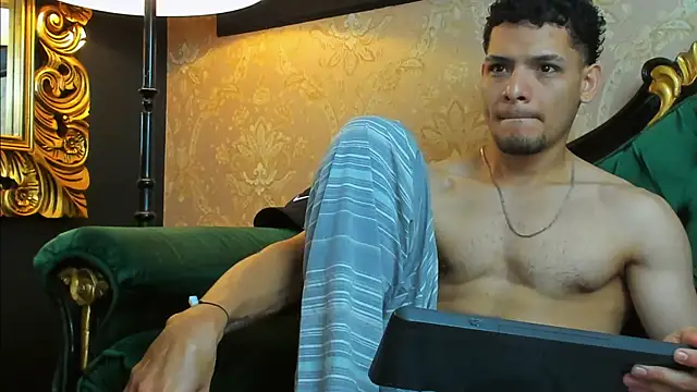 Snapshot of AlessandroKiing chatting on 07/18/26, 02:16 AlessandroKiing online show from 07/18/26, 02:16