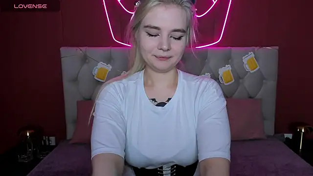 RuthBryant online show from 09/22/25, 01:40