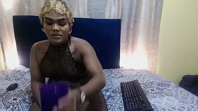 Snapshot of KinkyTrans23 chatting on 09/16/25, 11:55 KinkyTrans23 online show from 09/16/25, 11:55