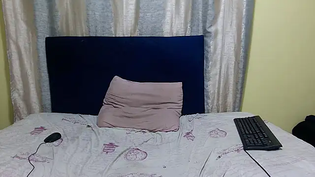 Snapshot of KinkyTrans23 chatting on 01/06/26, 08:23 KinkyTrans23 online show from 01/06/26, 08:23