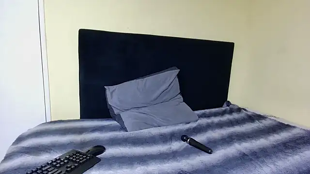 Snapshot of SweetTitties21 chatting on 11/24/25, 10:42 SweetTitties21 online show from 11/24/25, 10:42