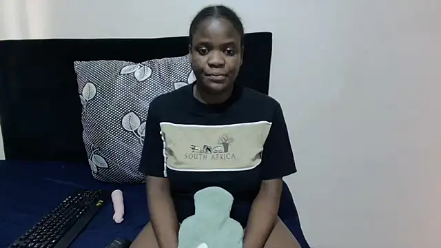 SweetTitties21 online show from 06/15/26, 01:13