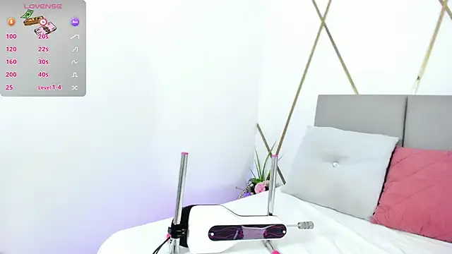 Venuswilds online show from 09/15/25, 11:32