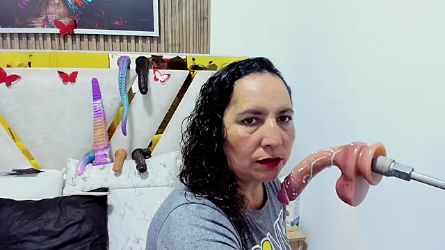 Luna Naughty1 online show from 05/05/26, 06:27