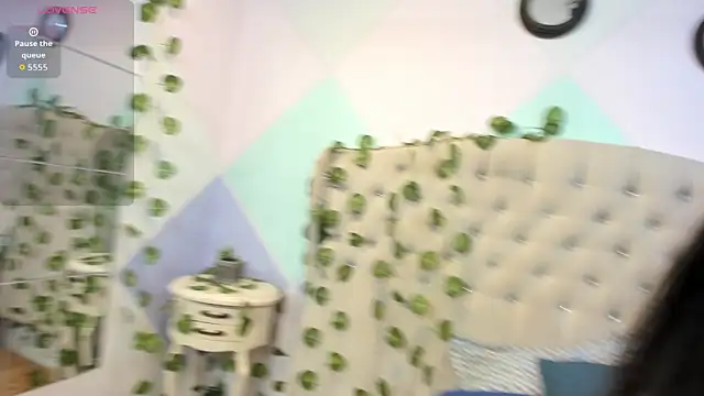 ZaharaSkylar online show from 11/05/25, 11:43